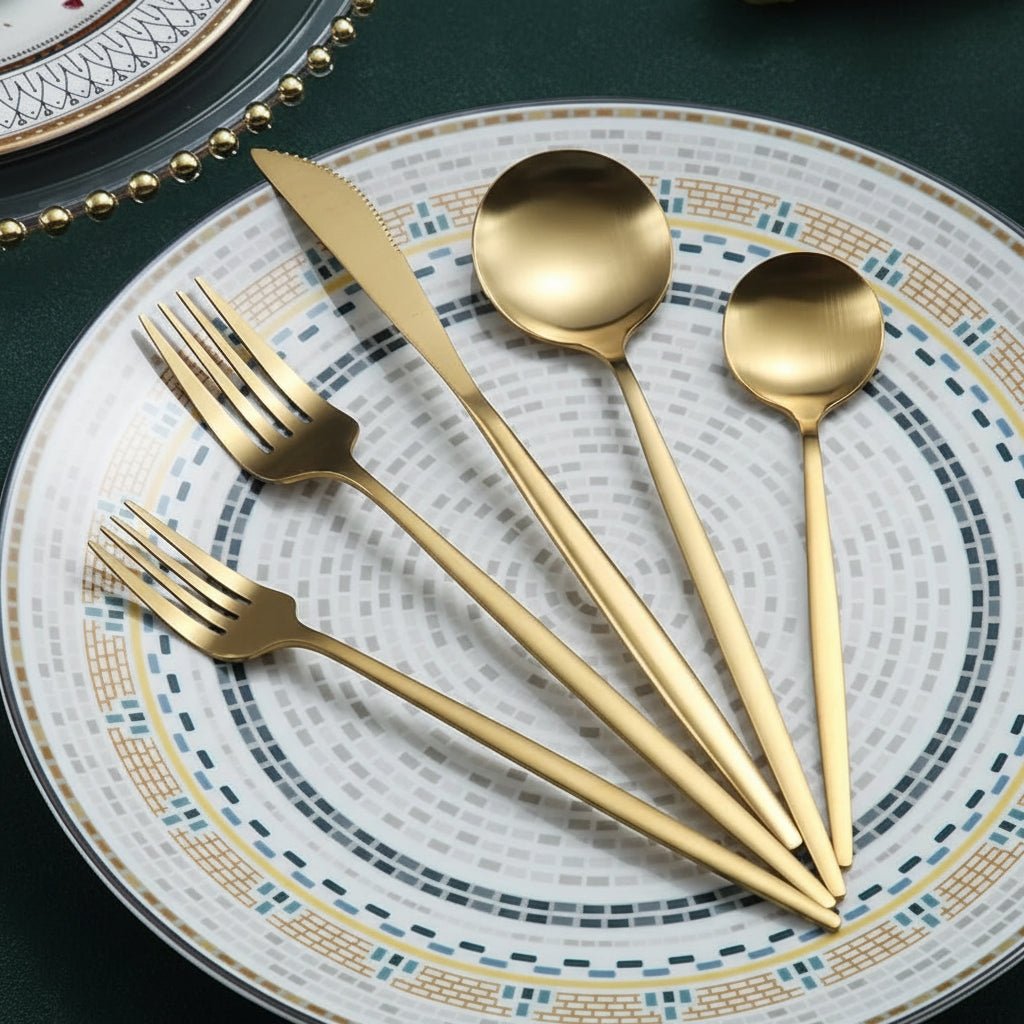 Modernt bestickset i rostfritt stål - Elegant och hållbart