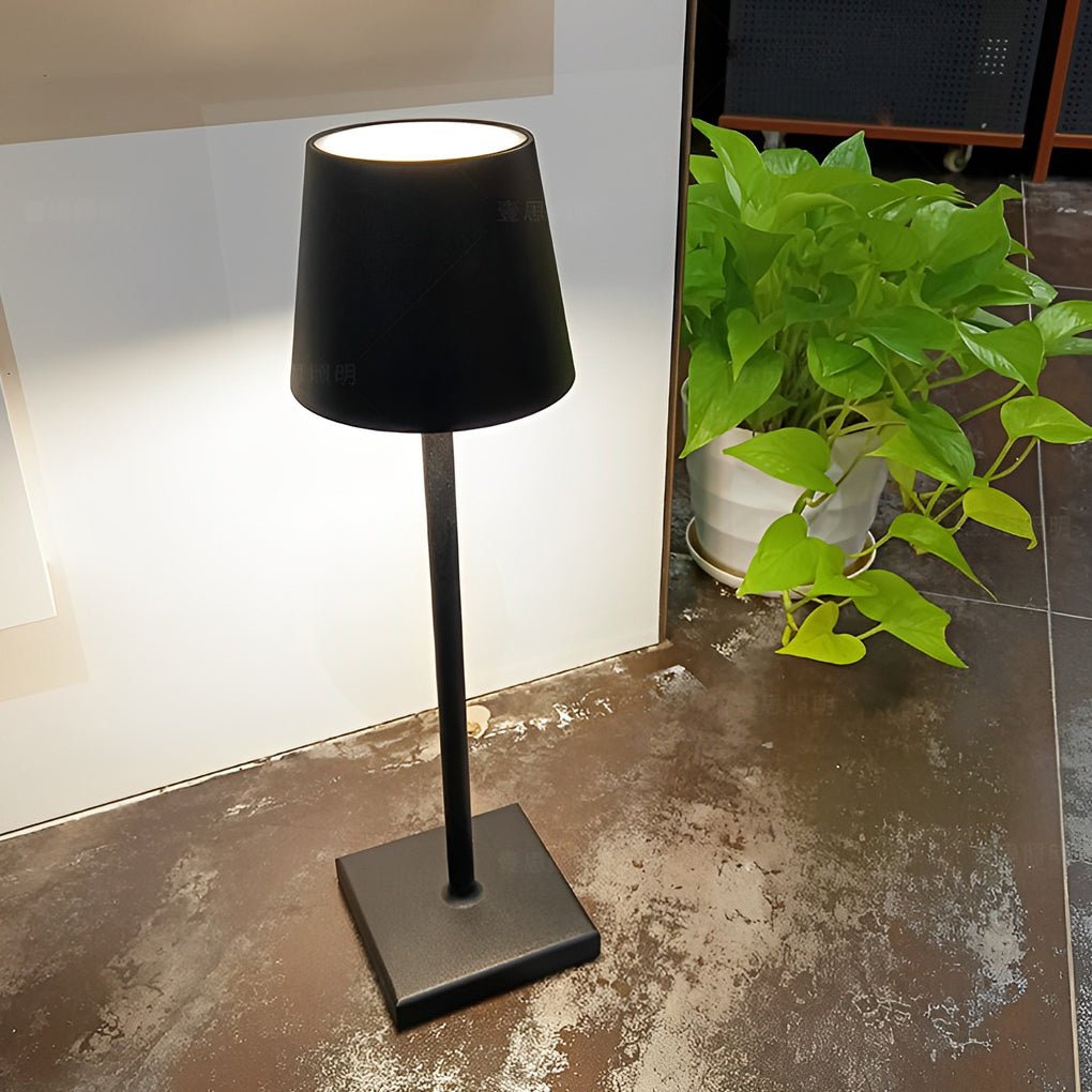 Bordlampe med Touch-Betjening – Elegant og Genopladelig LED