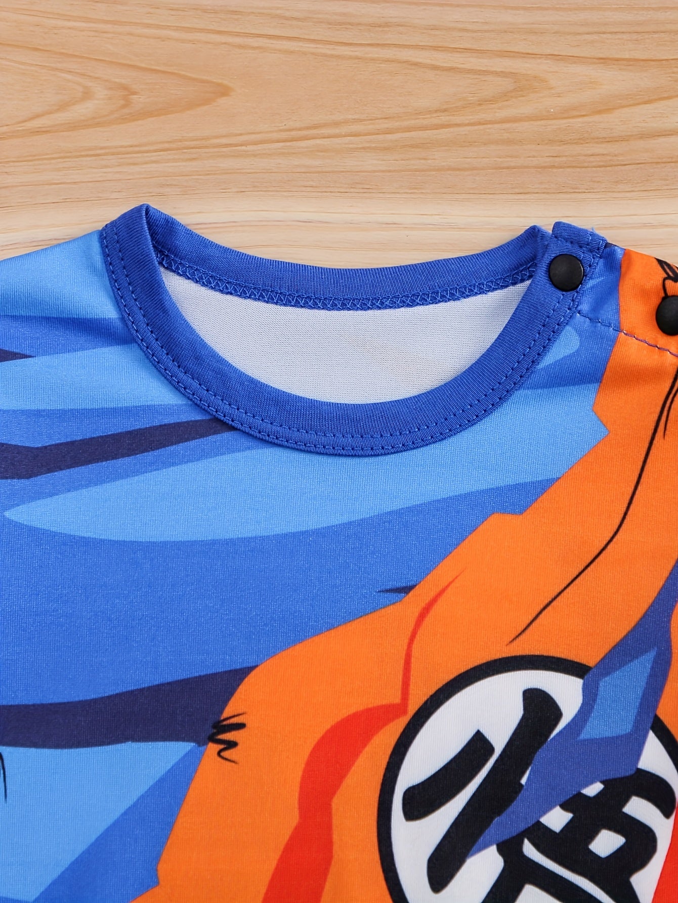 Behagelig Baby Romper med Anime Tema og Hurtig Lukning
