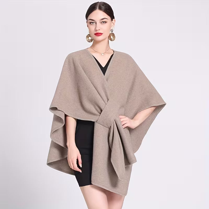Elegant Poncho til Kvinder - Varm og Vindafvisende