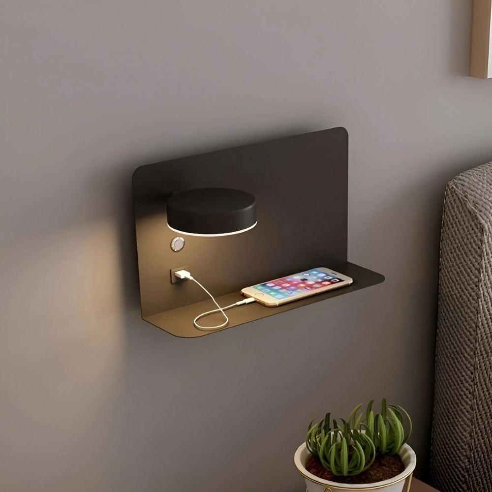 Vägglampa med USB-laddare och Praktisk Hylla