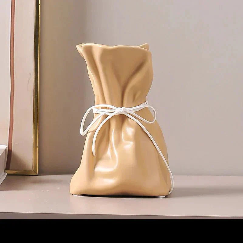 Elegant vase i genbrugsmateriale - Stilfuldt design - Miljøvenlig
