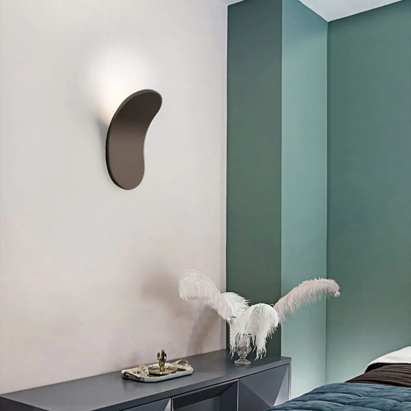 Elegant vägglampa i järn – nordisk design för moderna hem