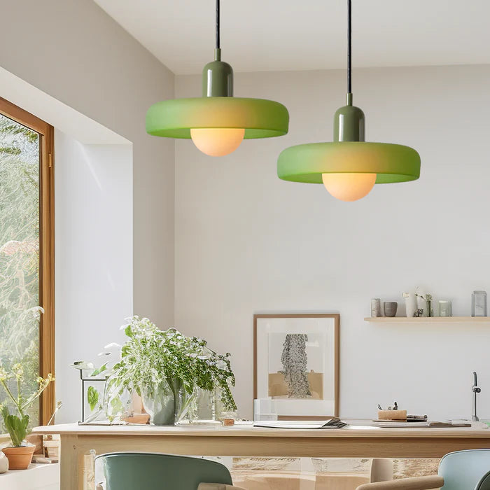 Farverig Glaspendel – Skab Moderne Elegance i Dit Hjem