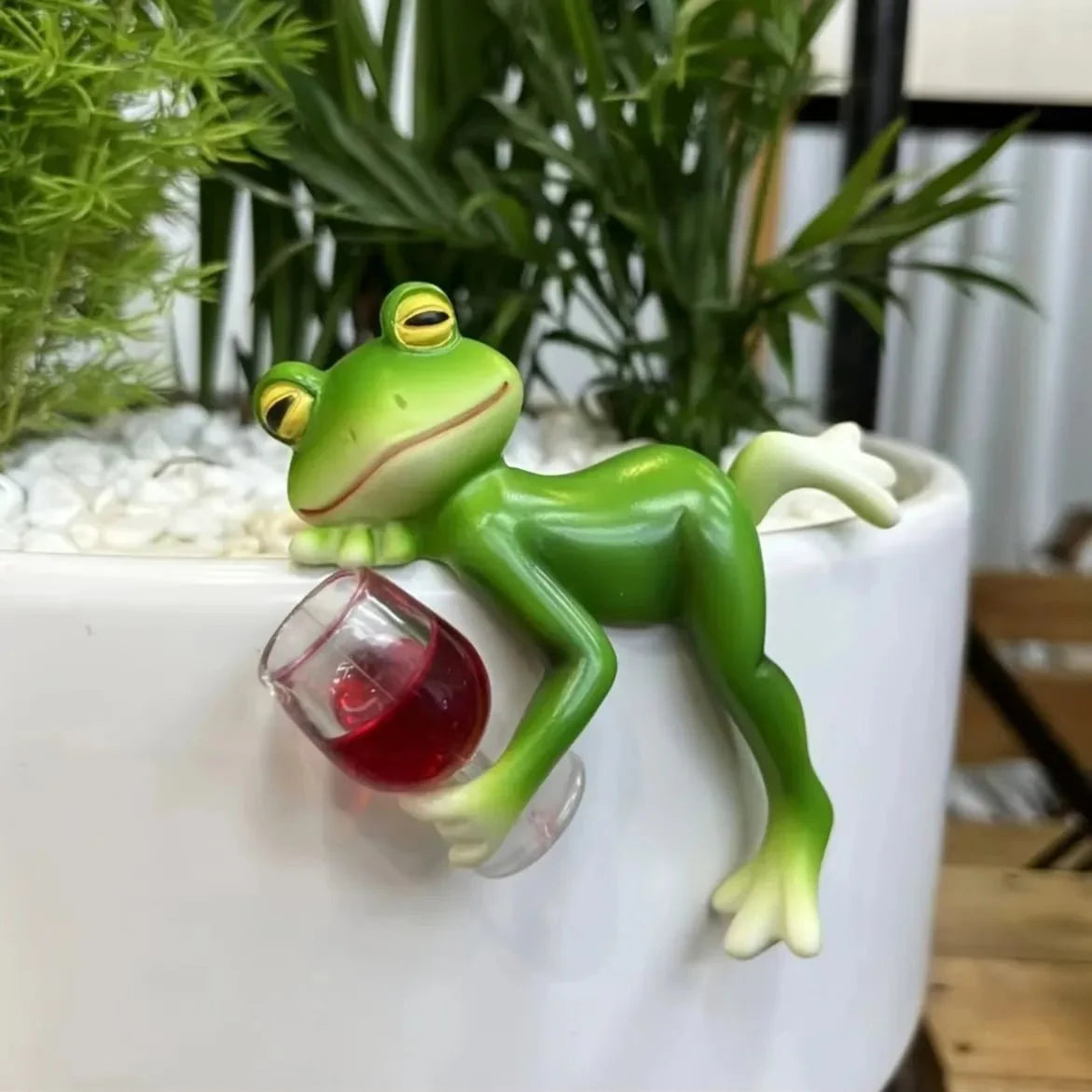Charmig groddekor till blomkrukor – rolig trädgårdsdesign