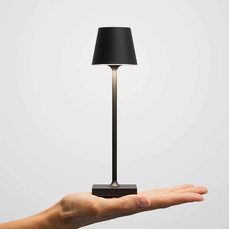 Bärbar LED-ficklampa – Kraftfull 130 Lumen & Väderresistent