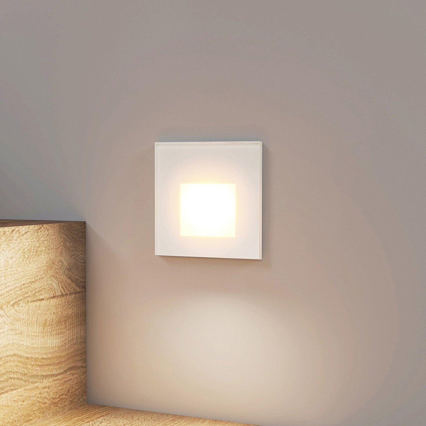 Elegant LED Væglampe i Hvid til Moderne Indretning