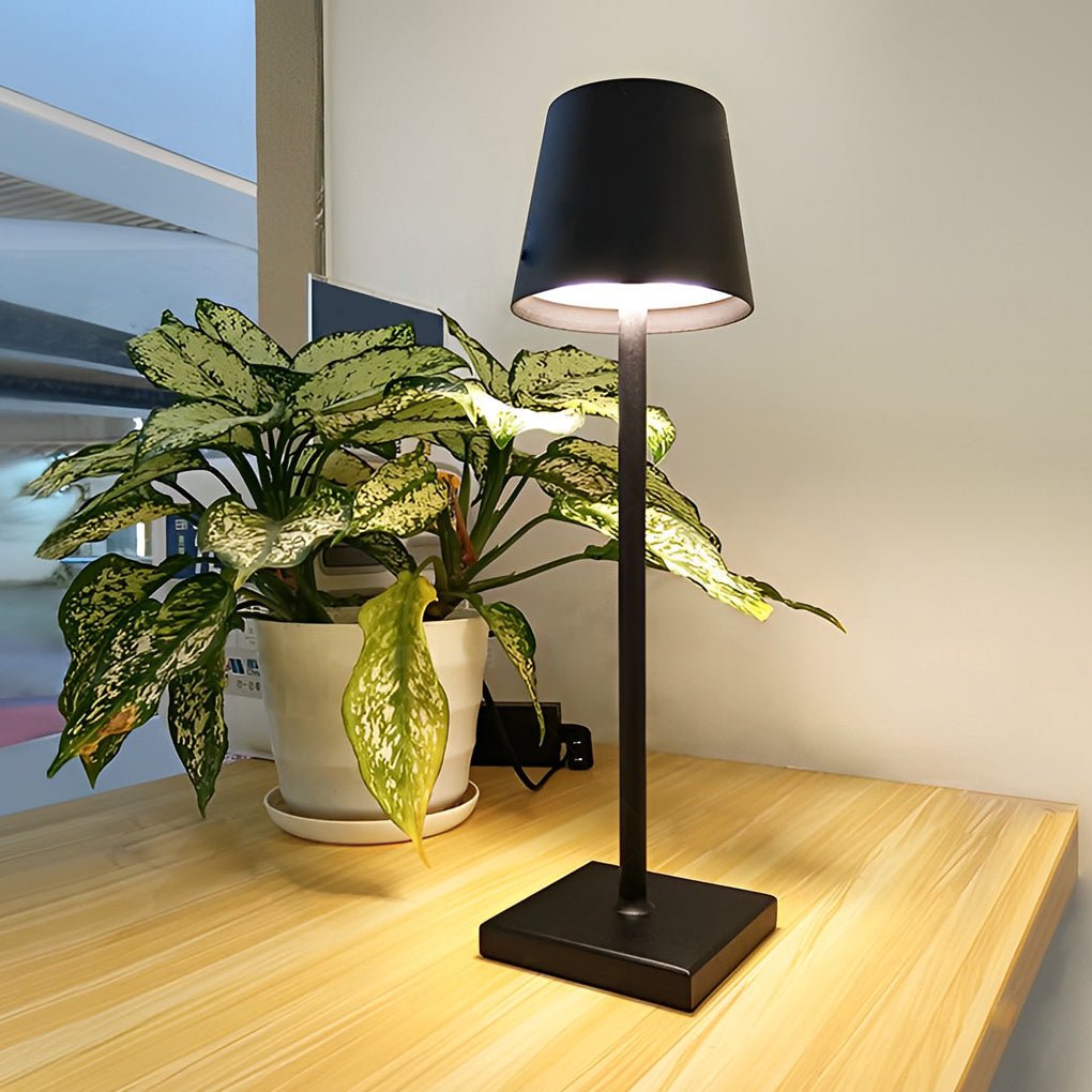 Bordlampe med Touch-Betjening – Elegant og Genopladelig LED