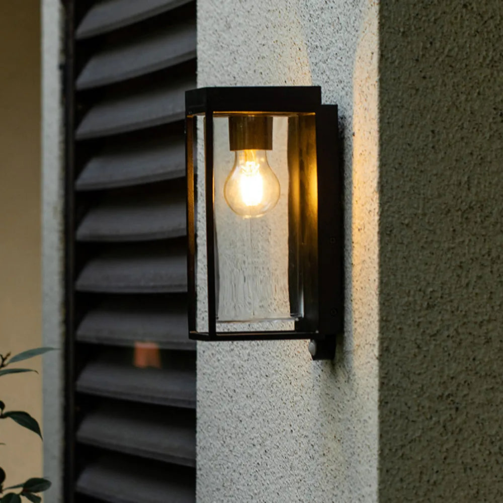 Elegant Utomhuslampa i Svart Metall med Glas och Solenergi