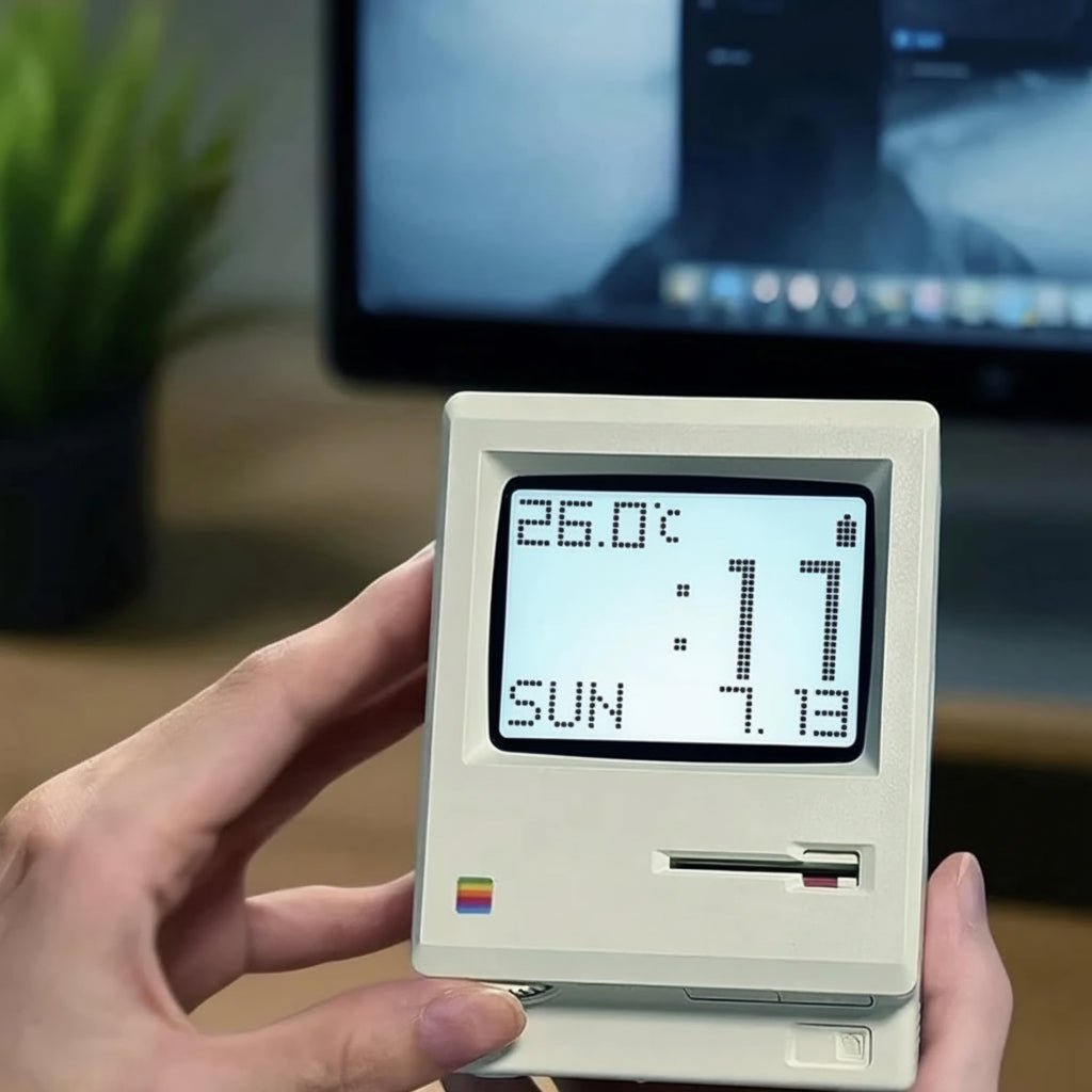 Retro väckarklocka med pixelskärm och justerbar bakgrundsbelysning