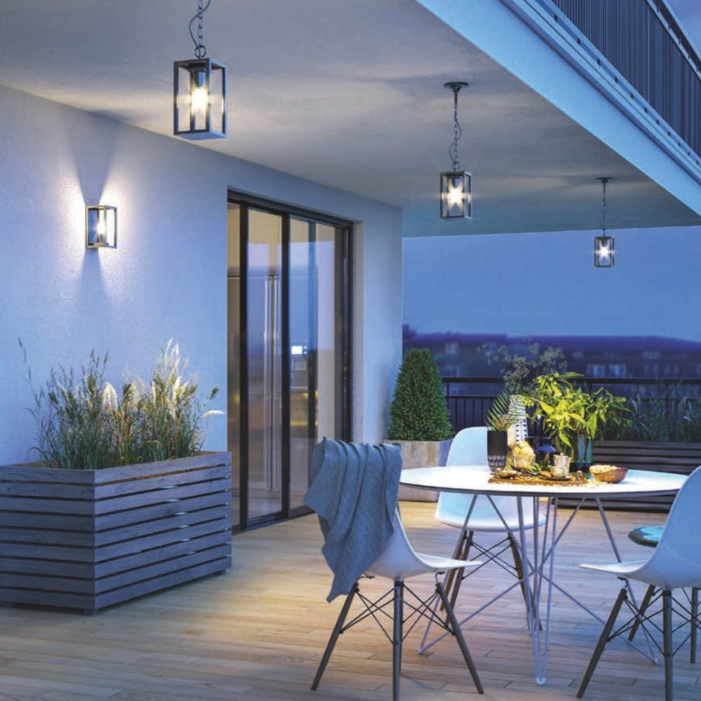 Svart aluminium taklampa i svart
