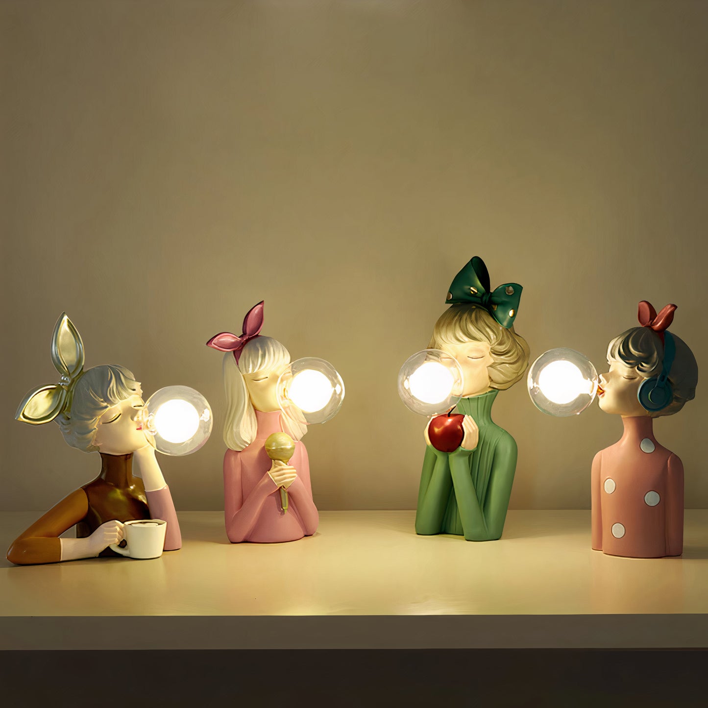 Håndlavet Natlampe med Elegant Design og Naturlig Finish