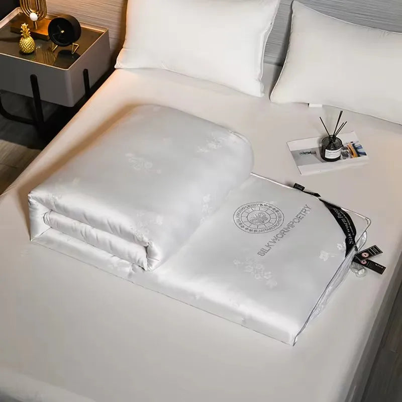 Luksus Sengetøj 155x220 i 100% Mulberry Silke til Vinter