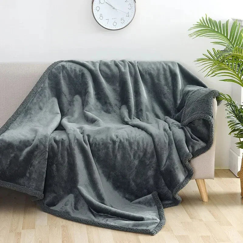 Flanell Djurpläd för Soffa – Komfort & Skydd