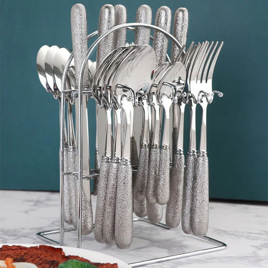 Elegant bestickset i rostfritt stål med titanfinish