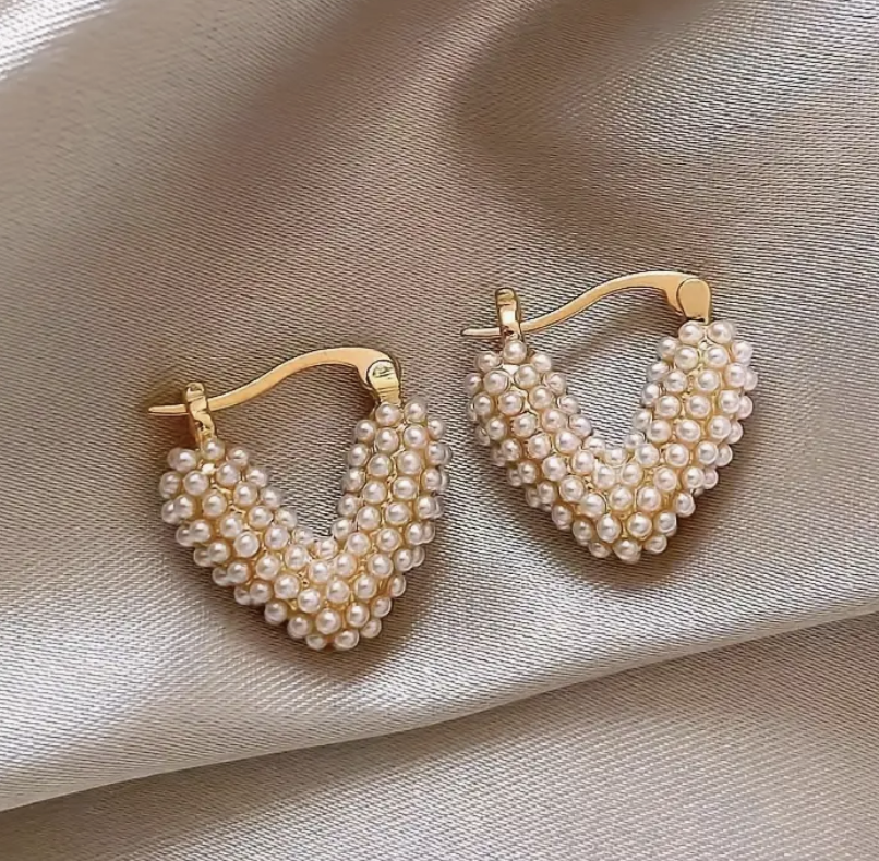 Elegante hjerteformet øreringe