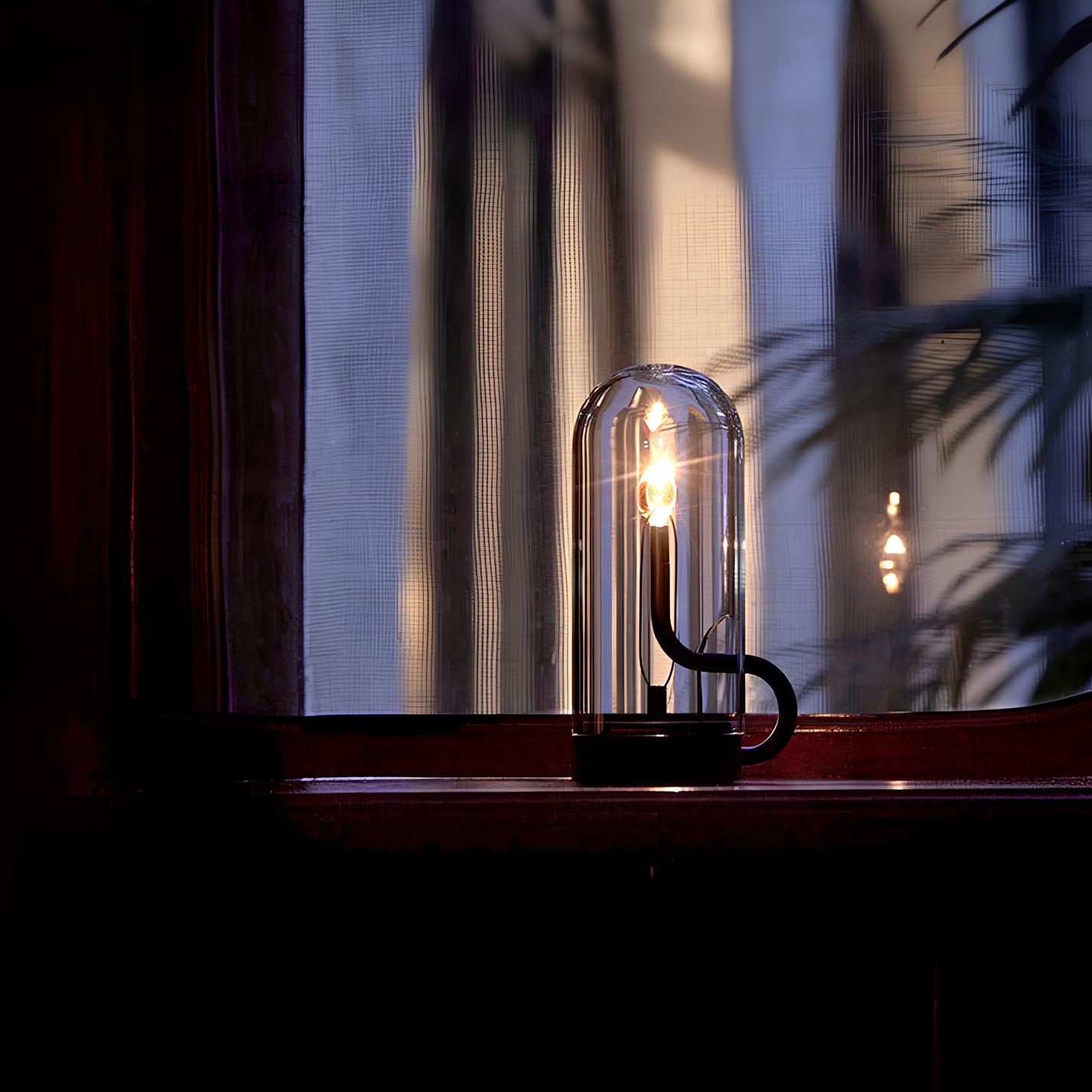 Elegant LED-bordslampa med glaskupol och uppladdningsbart ljus