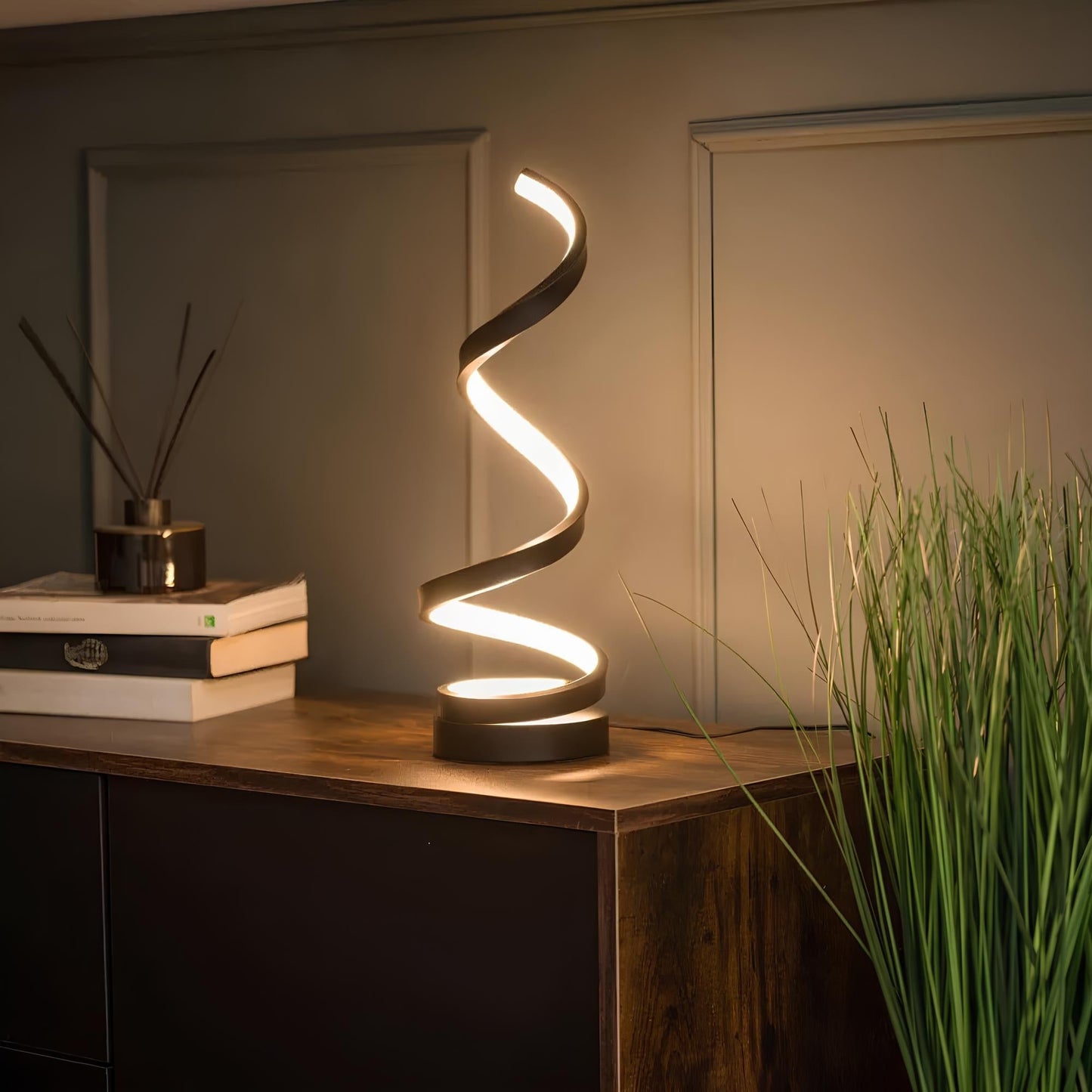 Elegant LED-bordslampa med justerbar ljusstyrka och design