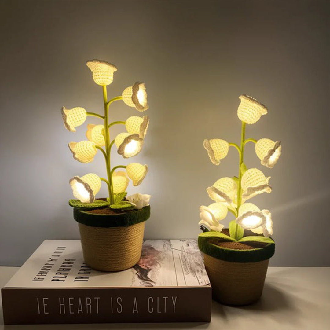 Dekorativ LED-nattlampa med virkade blommor – Lily Bloom bordslampa med varmvitt ljus för inomhusbruk