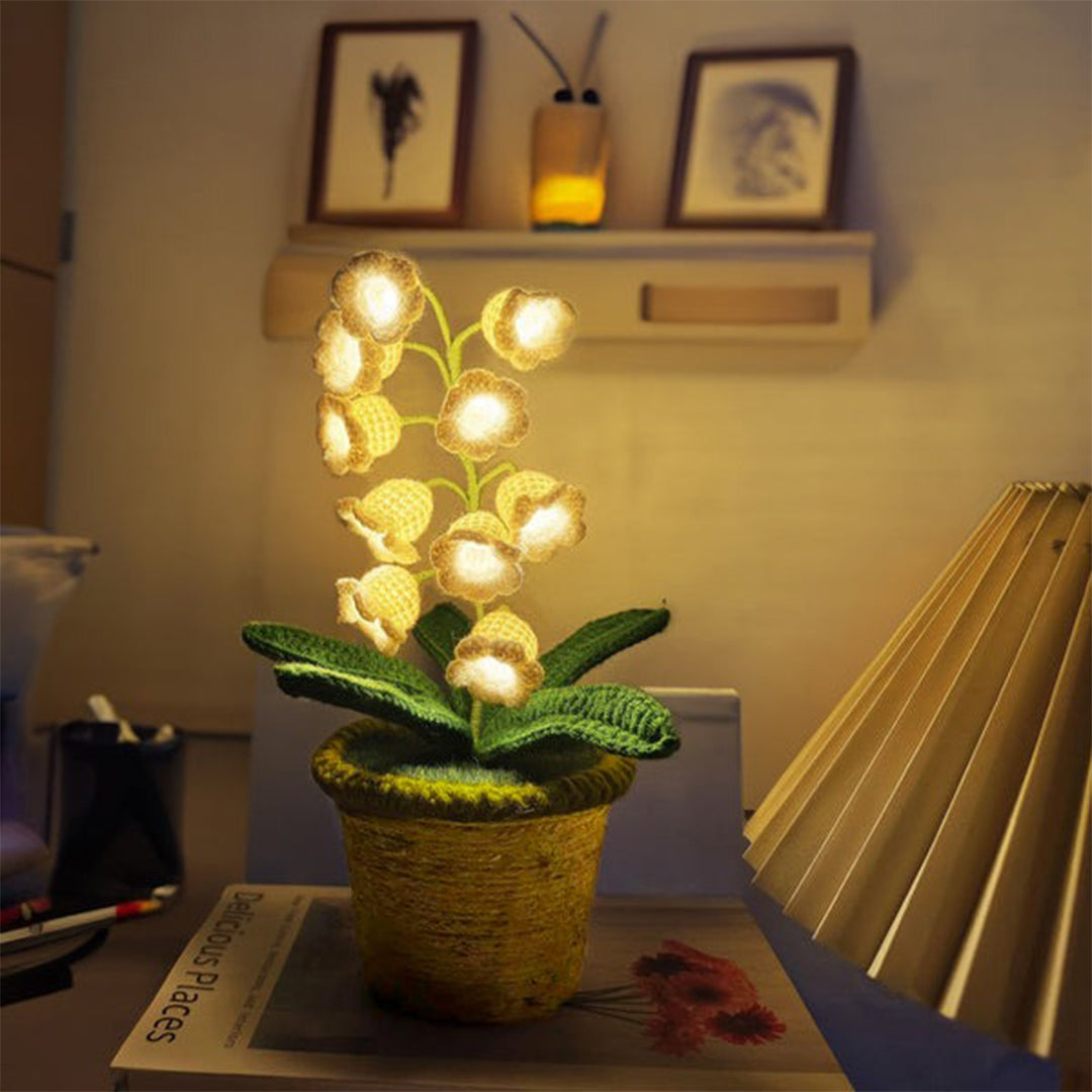 Dekorativ LED-nattlampa med virkade blommor – Lily Bloom bordslampa med varmvitt ljus för inomhusbruk