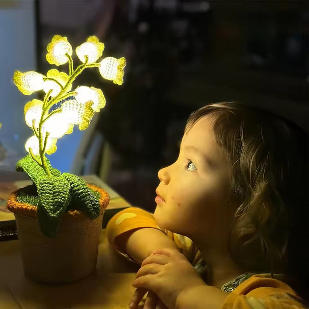 Dekorativ LED-nattlampa med virkade blommor – Lily Bloom bordslampa med varmvitt ljus för inomhusbruk