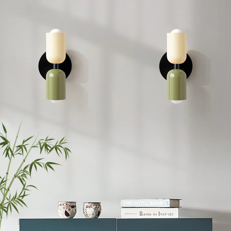 Elegant vintage vägglampa med dubbla ljus till det moderna hemmet