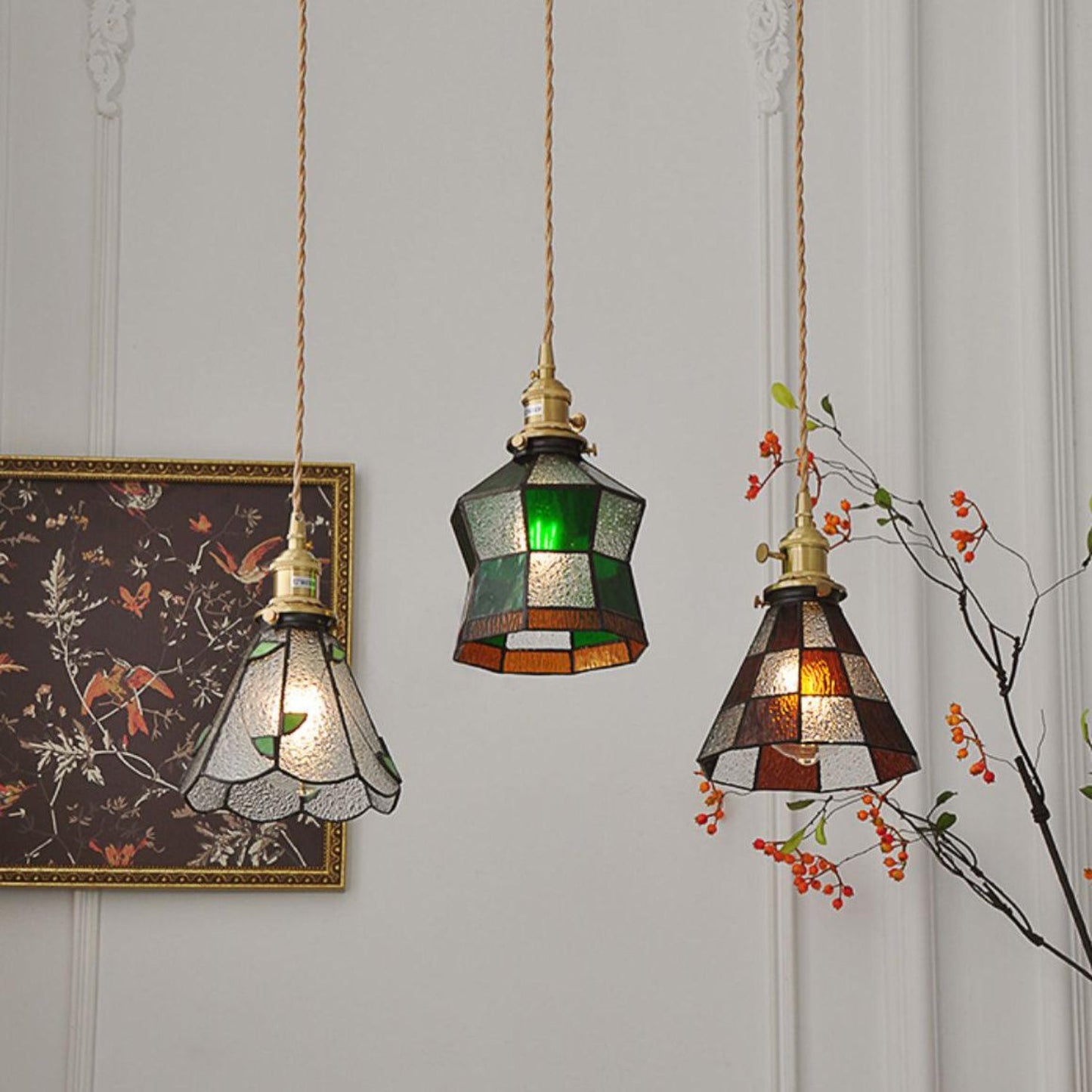 Elegant retrotaklampa med varma nyanser och tidlös design