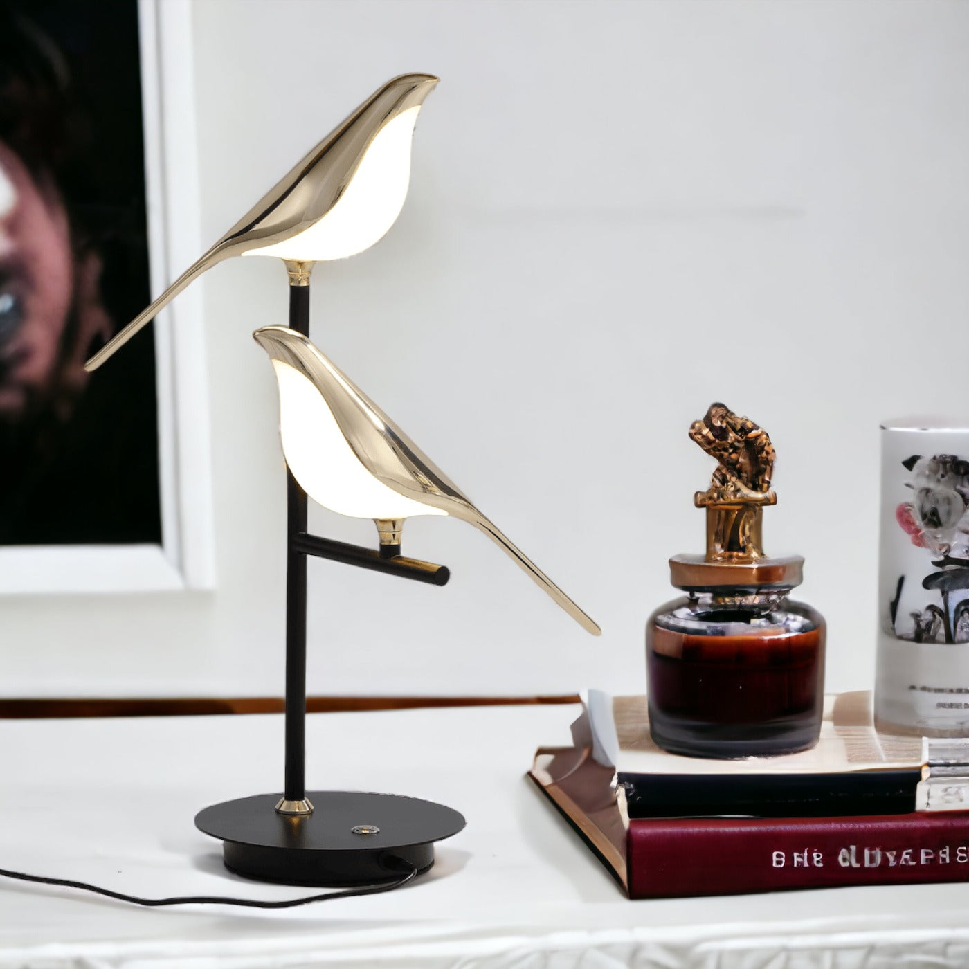 Stilren LED-bordslampa med fågelform – Skapa mys och elegans