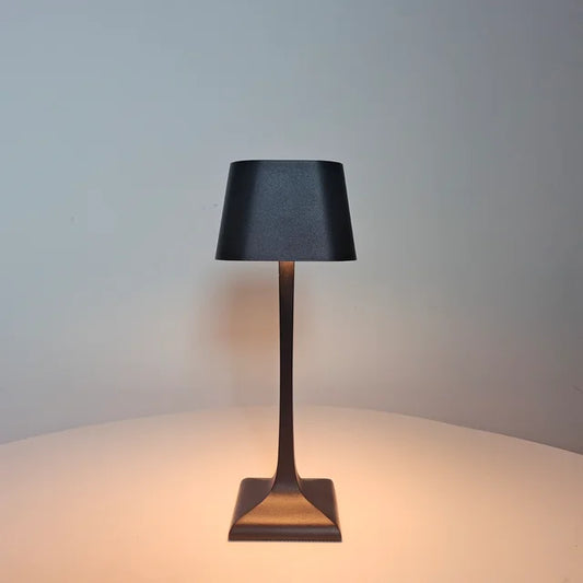 Kompakt LED Bordlampe med USB og Justerbar Lysstyrke