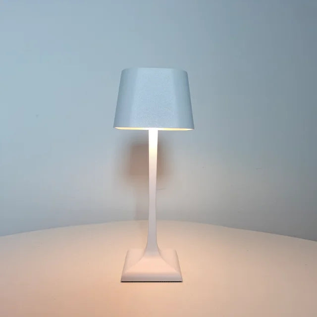 Elegant LED Bordlampe med USB-tilslutning
