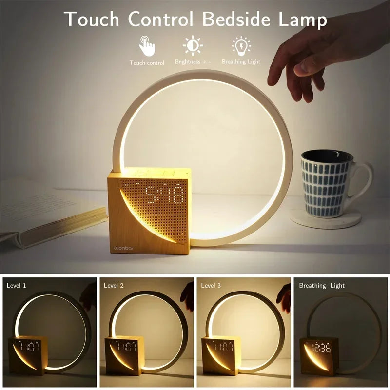 Elegant sängklocka med touchkontroll och trädesign