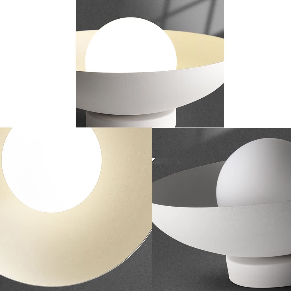 Moderne loftlampe med hvid kuppel til stilfuld belysning