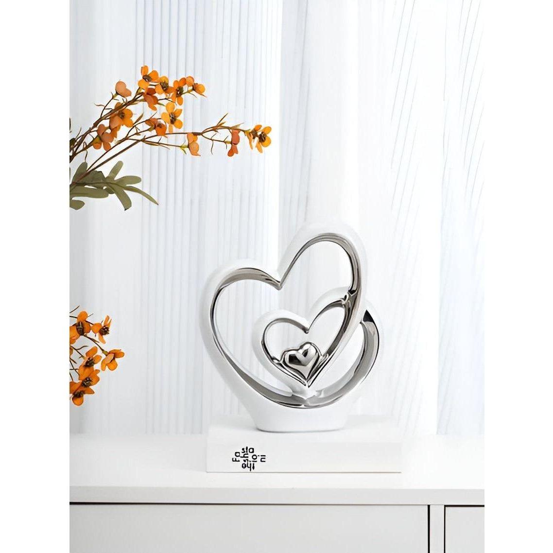 Porcelænsfigur med Dobbelt Hjerte – Evig Kærlighed & Elegance