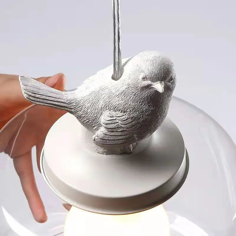 Energibesparende LED-hængelampe med fugleinspireret design