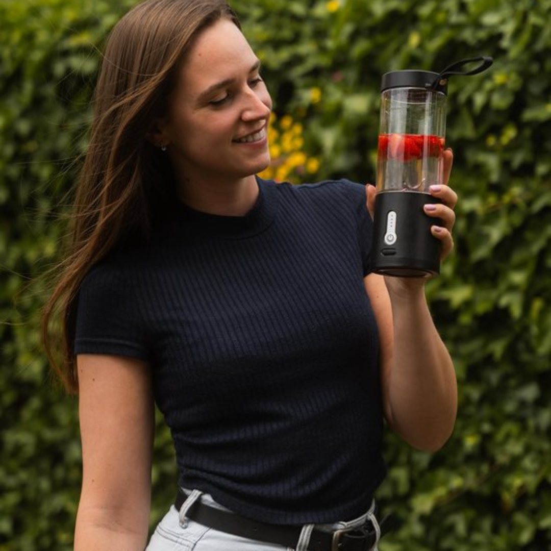 Bærbar blender til smoothies med 6 kraftige knive