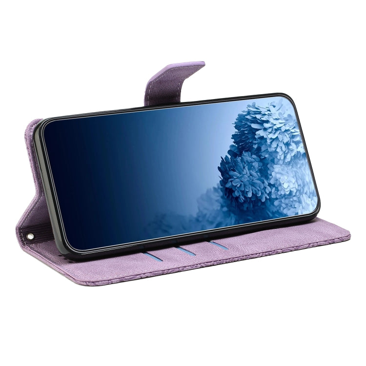 Elegant flip-læderetui med mandala-præg til iPhone 15 Plus