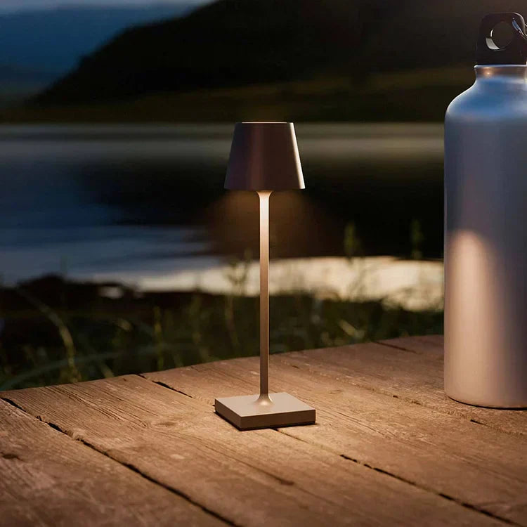 Bärbar LED-ficklampa – Kraftfull 130 Lumen & Väderresistent
