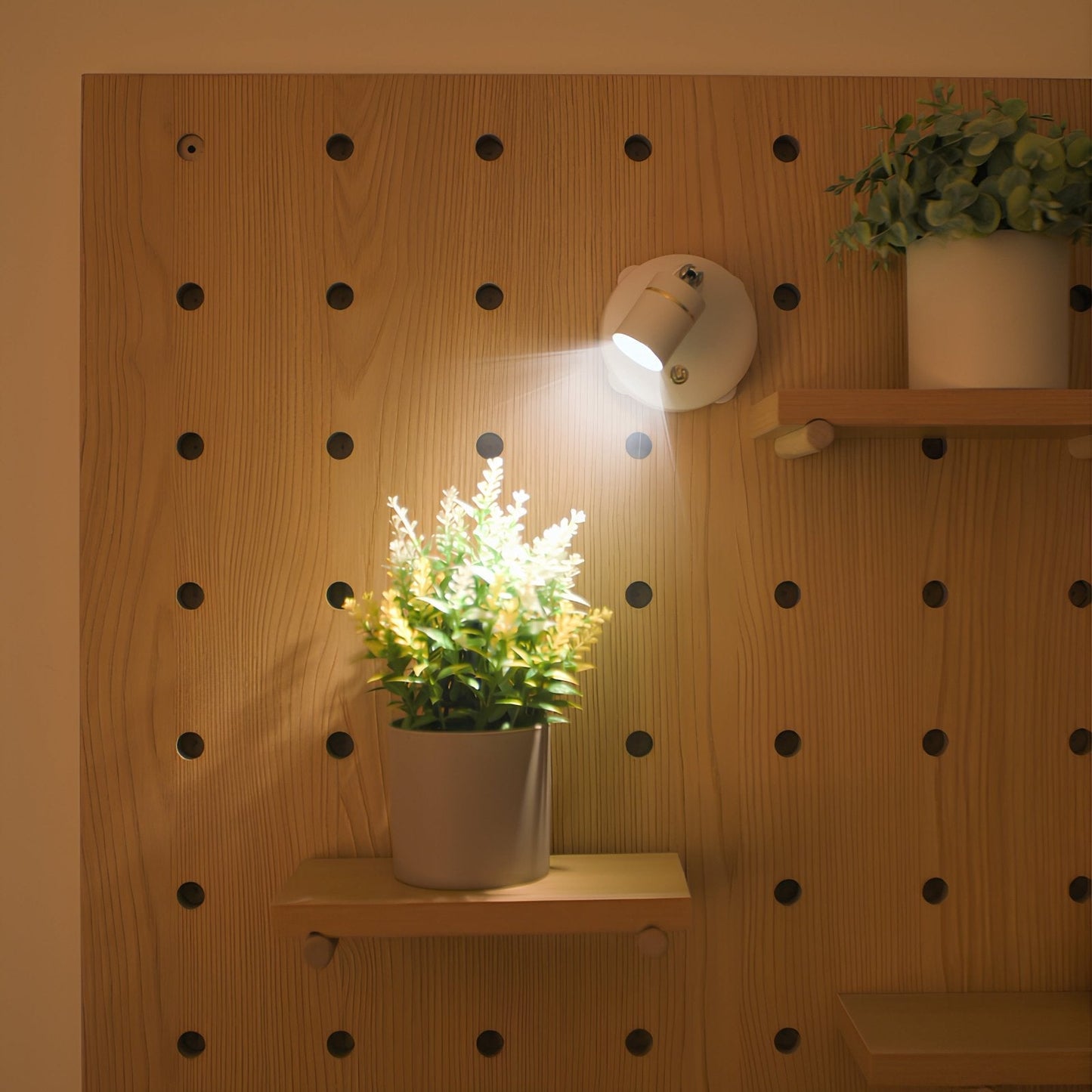 Trådlös LED-spotlight – Enkel montering & justerbart ljus