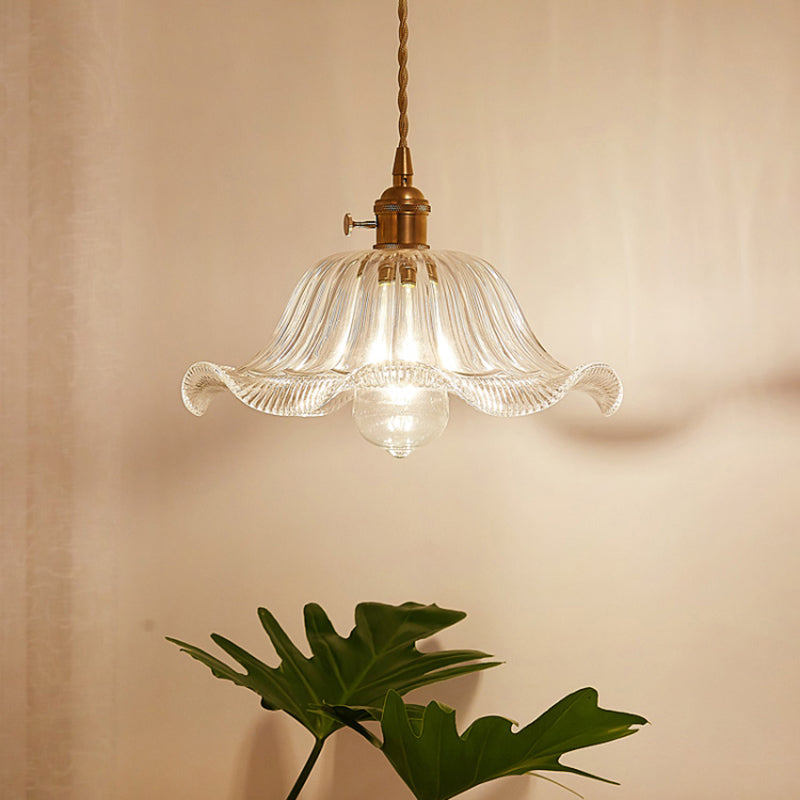 Minimalistisk glaspendel med handblåst elegans för matsal