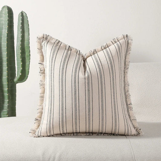 Stilrent kuddfodral i jacquard med skandinavisk design