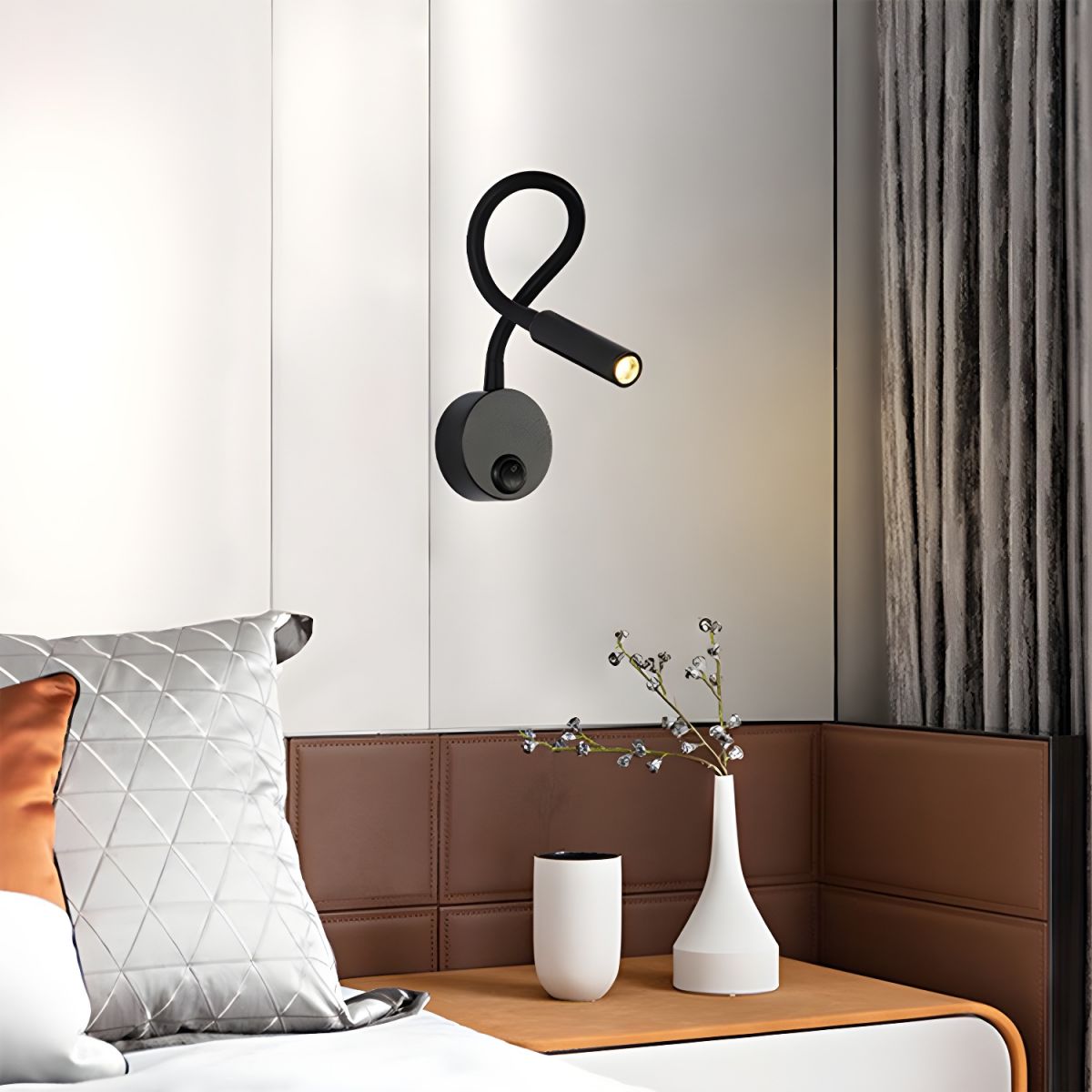 Justerbar LED-läslampa med 360° flexibel arm och strömbrytare