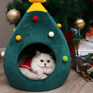 Katte seng med juletræ design