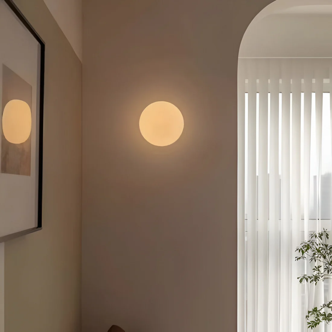 Modern LED-vägglampa i glas för mjukt inomhusljus