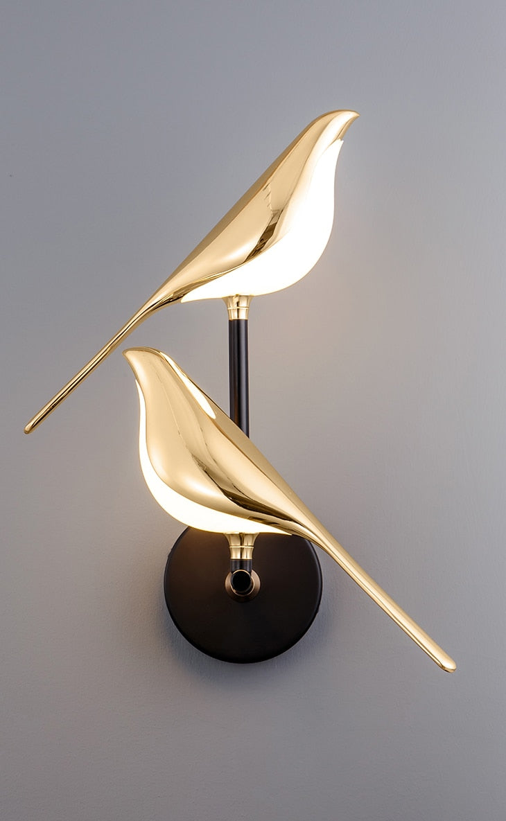 Elegant LED Væglampe med Fuglemotiv - Energibesparende Design