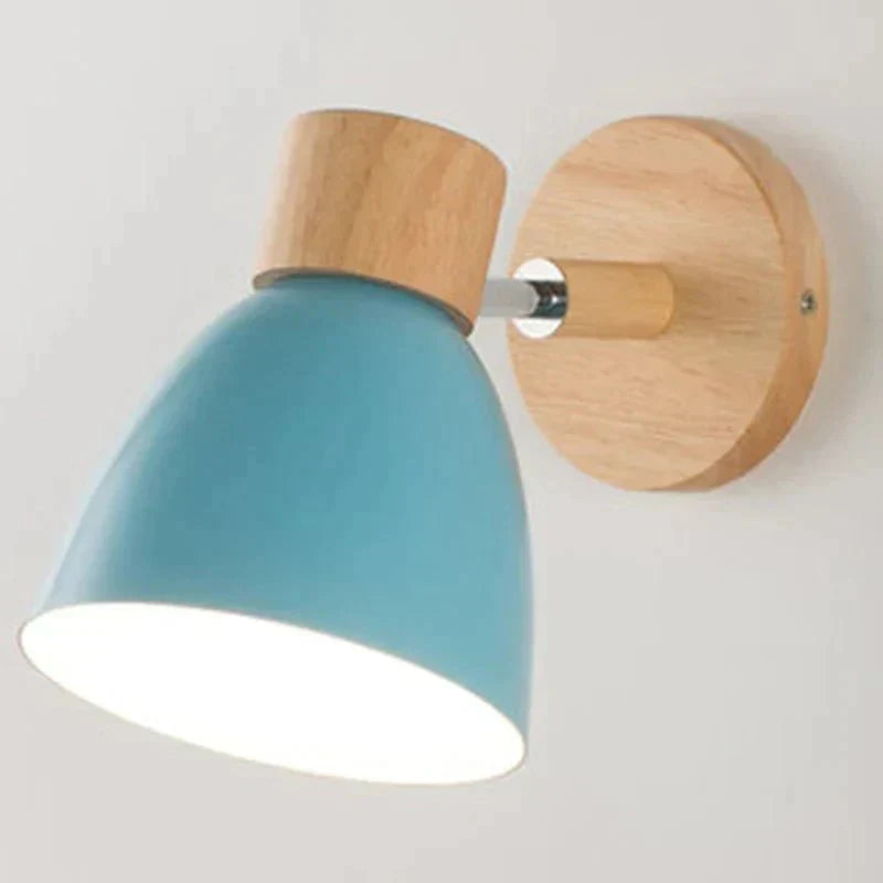 Elegant vägglampa i trä – Modern och varm design