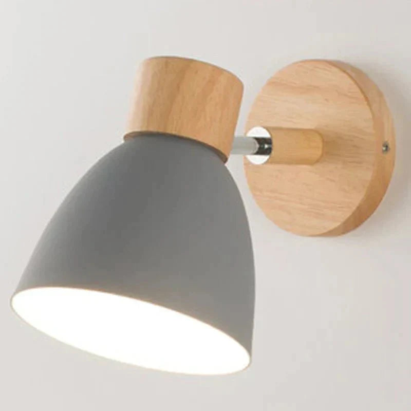 Elegant vägglampa i trä – Modern och varm design