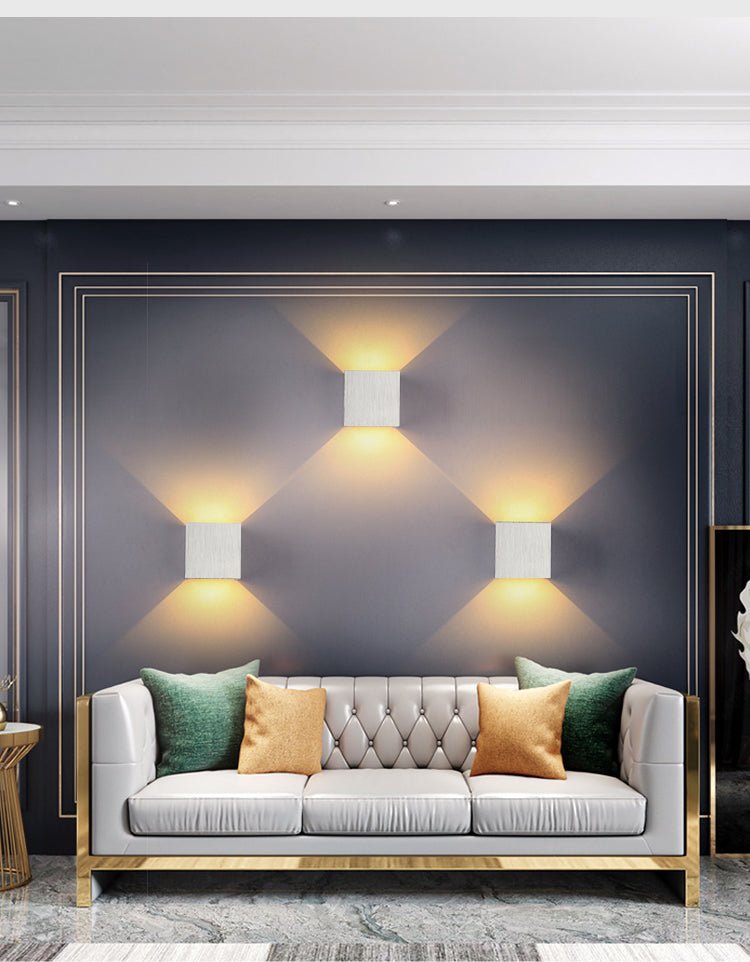 Elegant Vägglampa i Minimalistisk Design med Justerbar Belysning