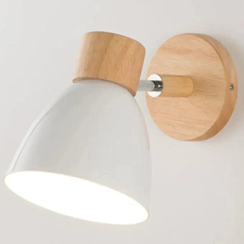 Elegant vägglampa i trä – Modern och varm design