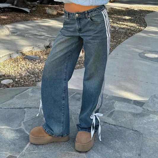 Baggy höstjeans med ränder och knytsnören