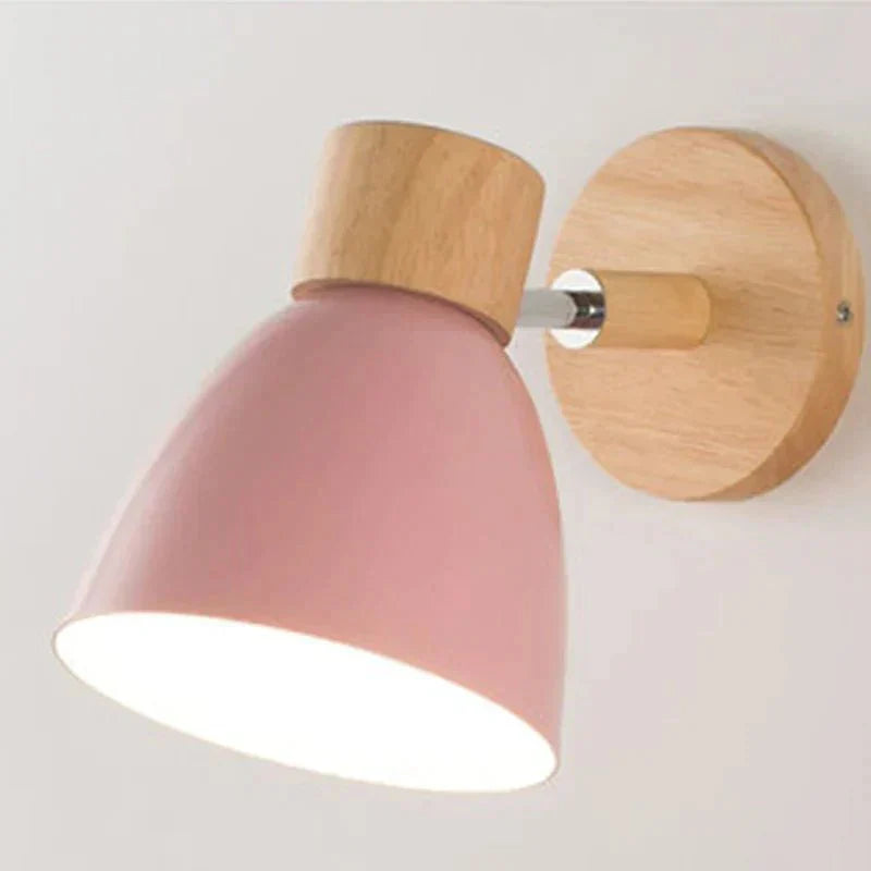 Elegant vägglampa i trä – Modern och varm design